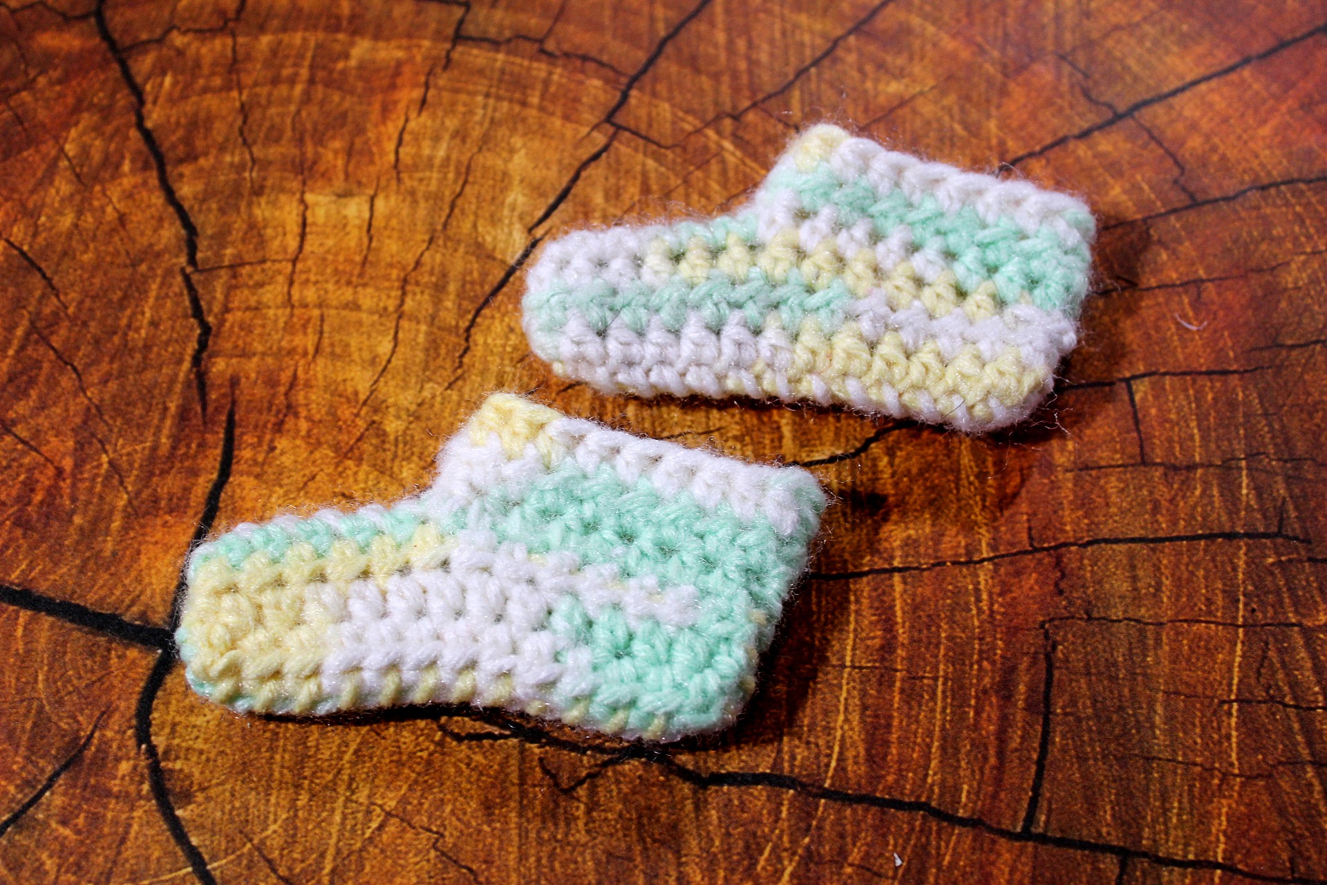 Easy Baby Booties To Crochet